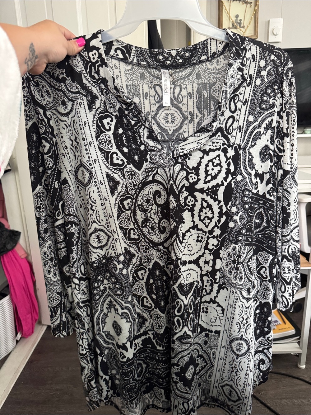 Black & White Paisley Print Tunic Top - Relaxed 3/4 Sleeve